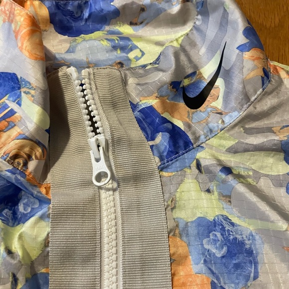 Floral Patterned Jacket - Picture 2 of 6